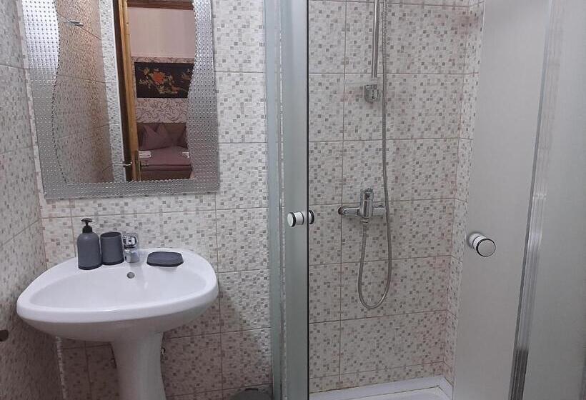 اتاق استاندارد سه نفره, Vila Fortuna Auri