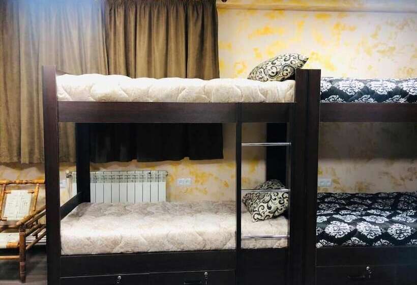 تختخواب در اتاق مشترک, M&g Hostel And Tours