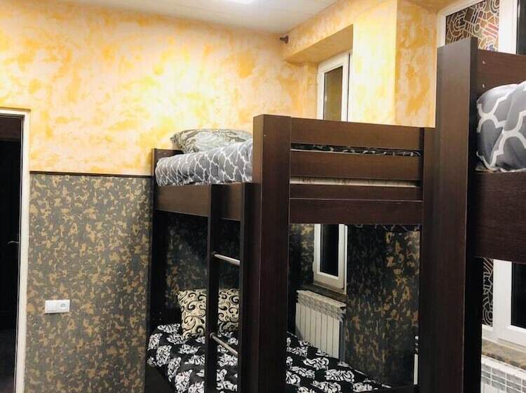 تختخواب در اتاق مشترک, M&g Hostel And Tours