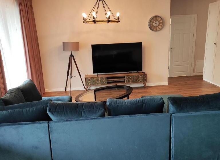 سوییت لوکس, Sleepy3city Apartments Batorego 9
