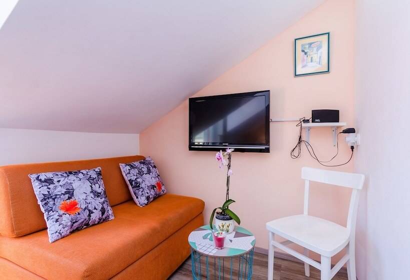 סטודיו סופריור עם נוף לים, Guest House Avdic