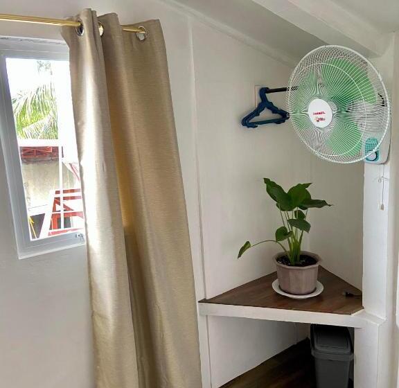 Quarto Triplo Estandar Banheiro Compartilhado, Babu Backpackers Inn