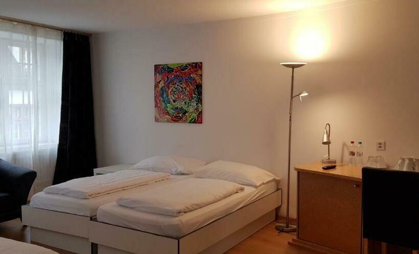 Четырехместный Номер Стандарт, Spalenbrunnen Hotel & Restaurant Basel City Center
