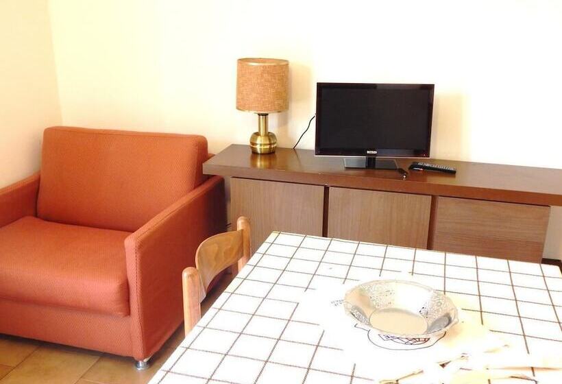 استودیوی استاندارد, Residence Europa Unita