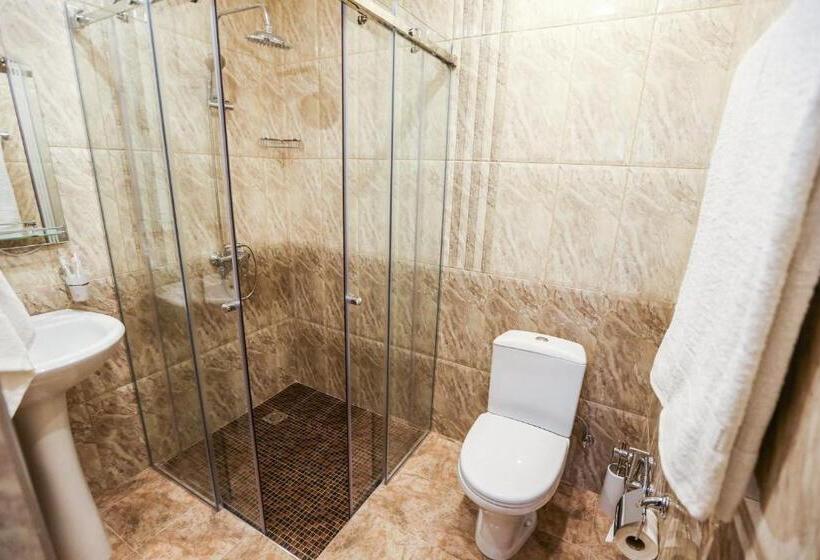 سوئیت جونیور خانوادگی, Alba Hotel Yerevan
