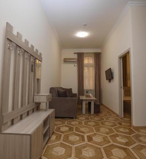 سوئیت جونیور خانوادگی, Alba Hotel Yerevan