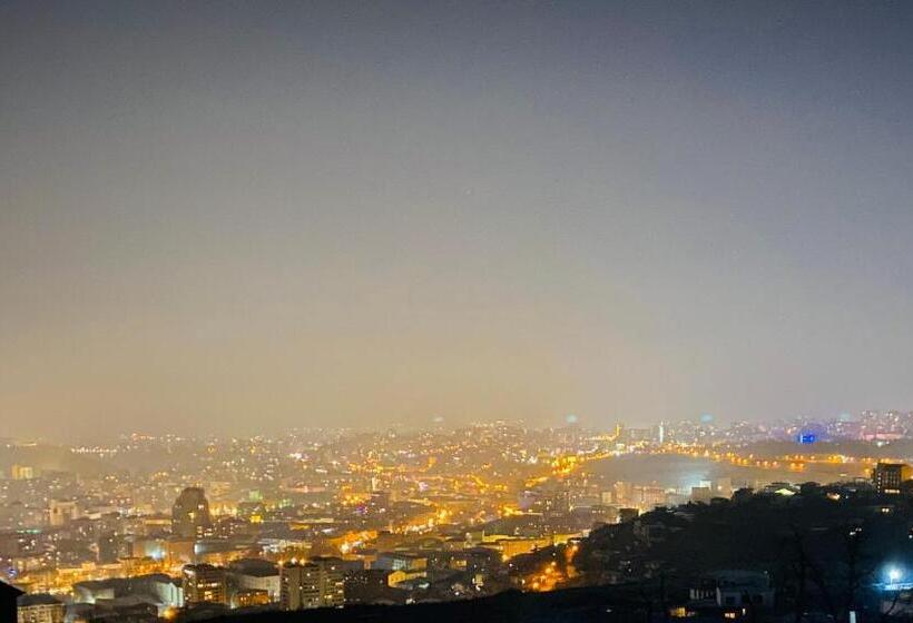 سوئیت با بالکن, Grand Hills