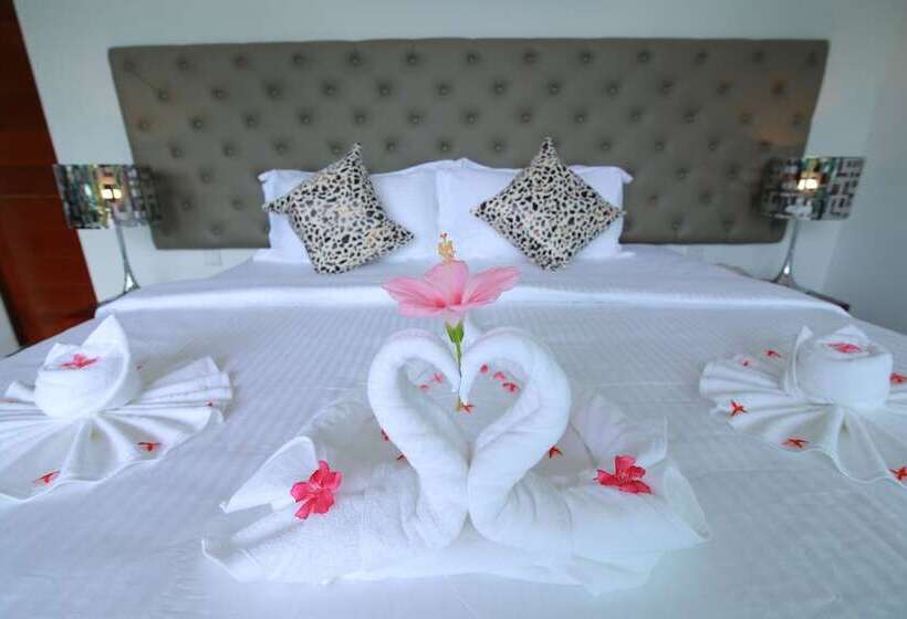 بانگلوی لوکس, Pearl Beach Resort & Spa