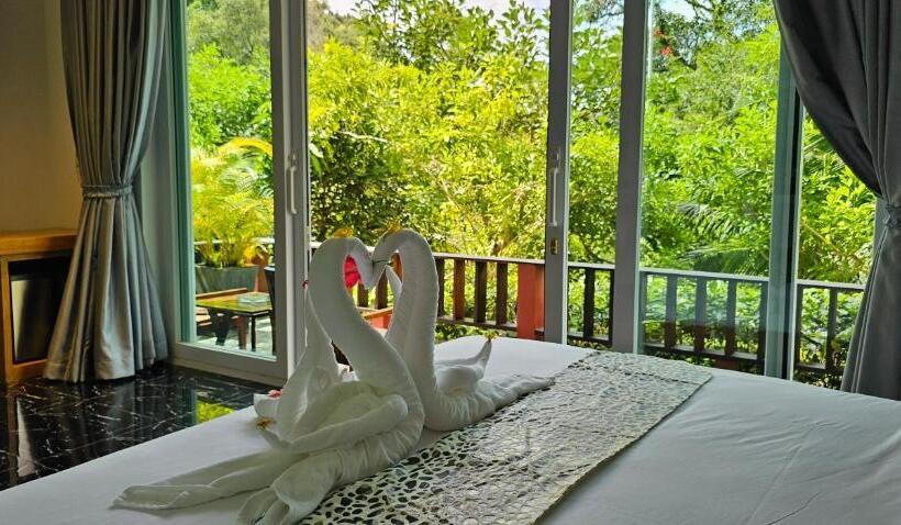 بانگلوی لوکس, Pearl Beach Resort & Spa