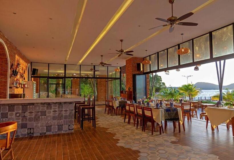 سوییت با چشم‌انداز دریا, Pearl Beach Resort & Spa