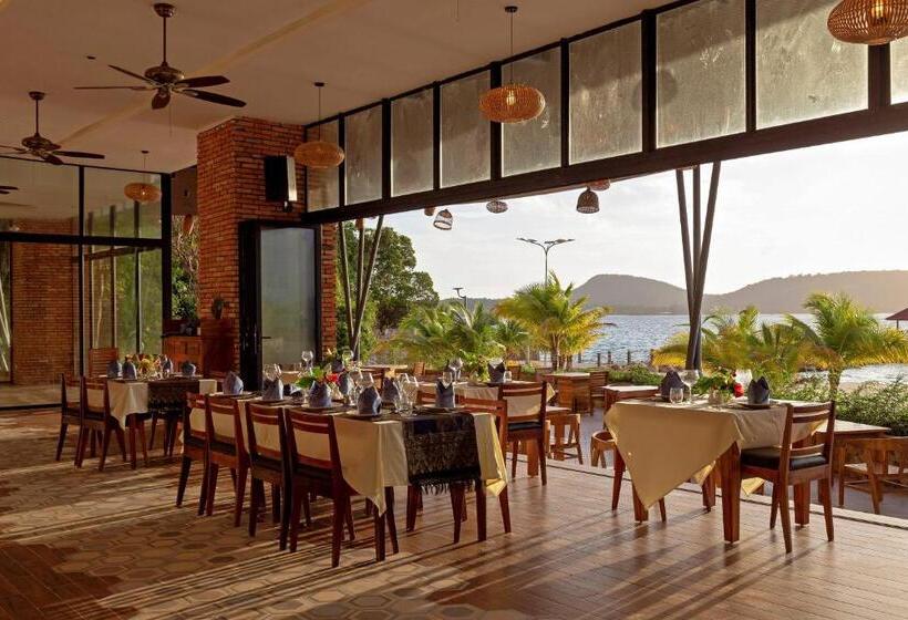 سوییت با چشم‌انداز دریا, Pearl Beach Resort & Spa