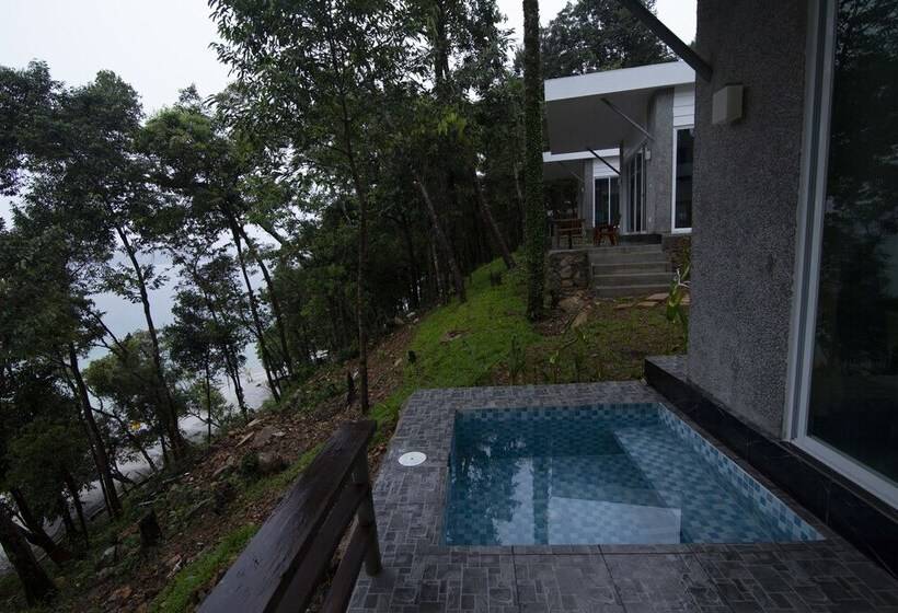 بانگلوی لوکس, Pearl Beach Resort & Spa