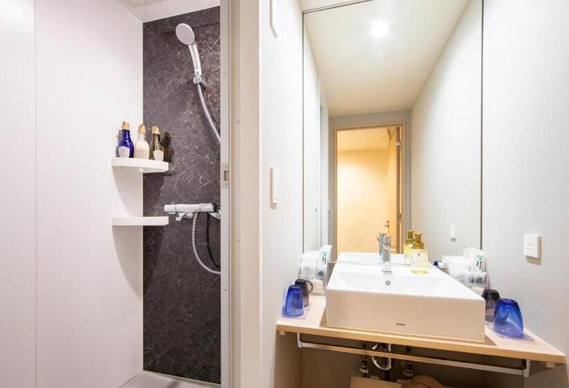Quarto Estandar, Karaksa Hotel Tokyo Station