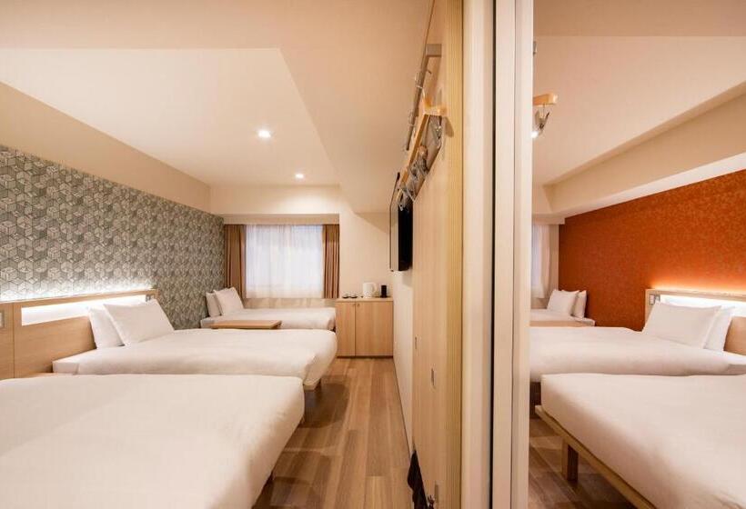Quarto Estandar Comunicado, Karaksa Hotel Tokyo Station
