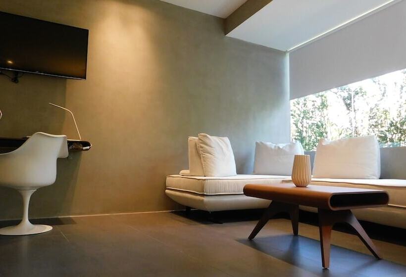 Superior suite with garden view, 101 Adrianou Apartments