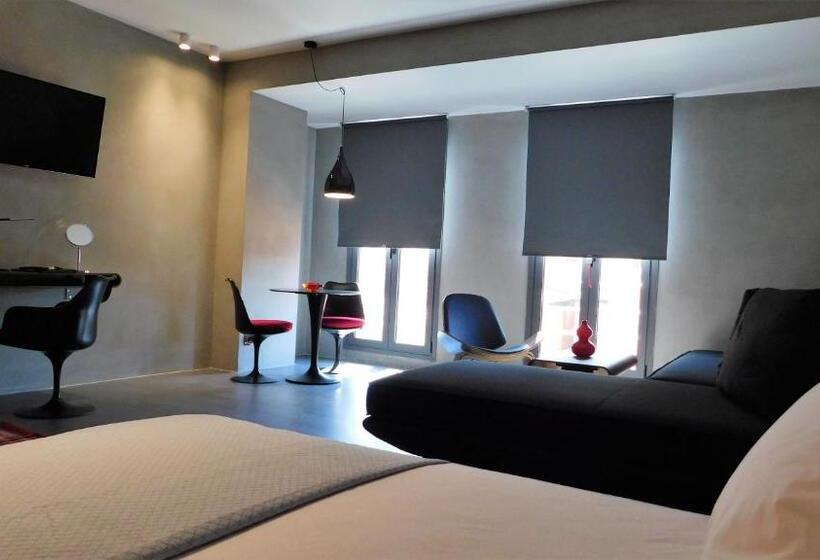 Superior suite with view, 101 Adrianou Apartments