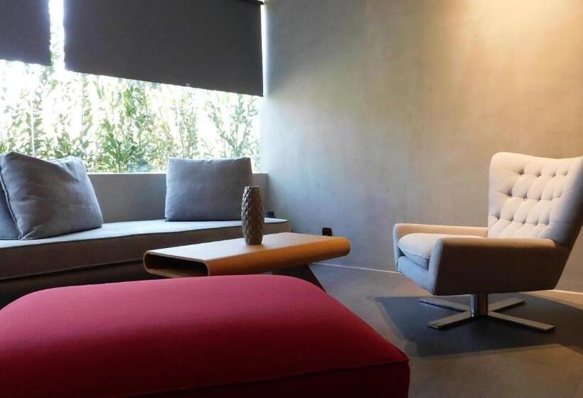 Superior suite with garden view, 101 Adrianou Apartments