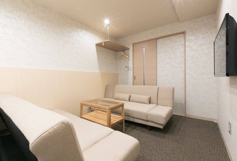 استودیو خانوادگی, Stay Sakura Kyoto Gyoen East