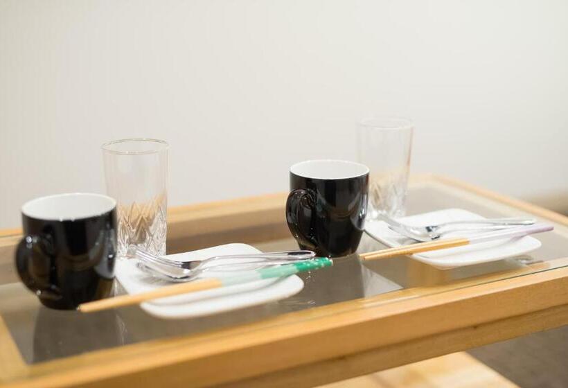استودیو خانوادگی, Stay Sakura Kyoto Gyoen East
