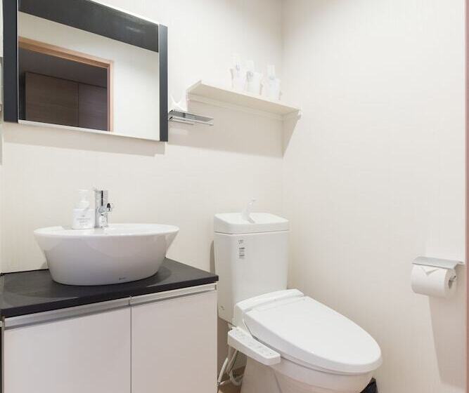 استودیو خانوادگی, Stay Sakura Kyoto Gyoen East