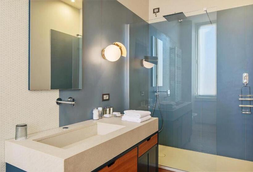 سوییت لوکس, Villa Riviera Resort