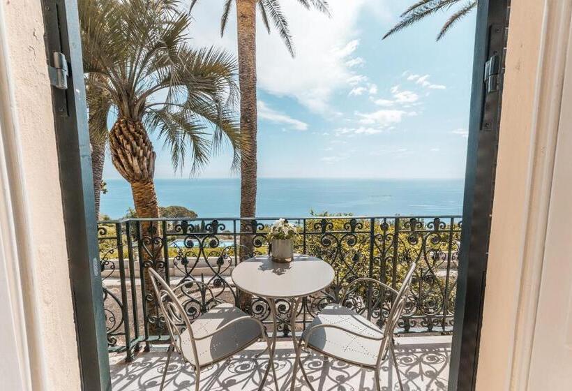 سوییت جونیور با چشم‌انداز دریا, Villa Riviera Resort