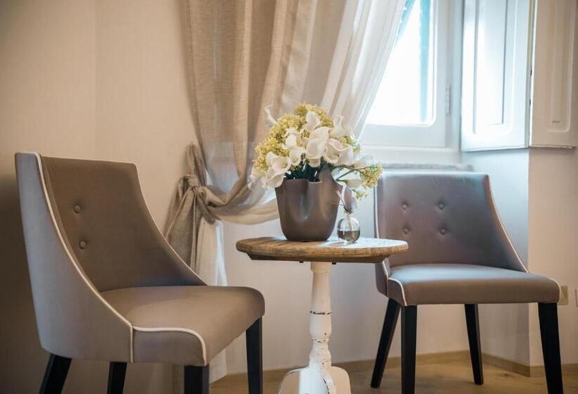 سوئیت جونیور با تراس, Villa Riviera Resort