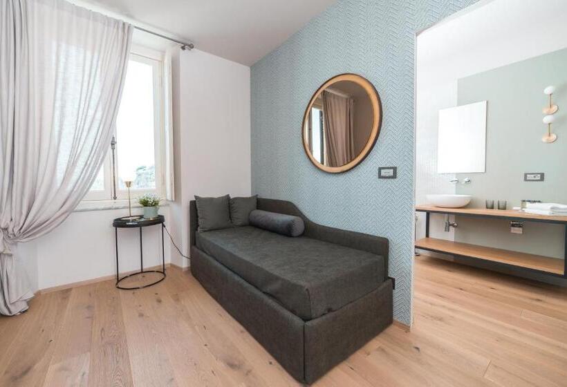 سوییت جونیور با چشم‌انداز دریا, Villa Riviera Resort