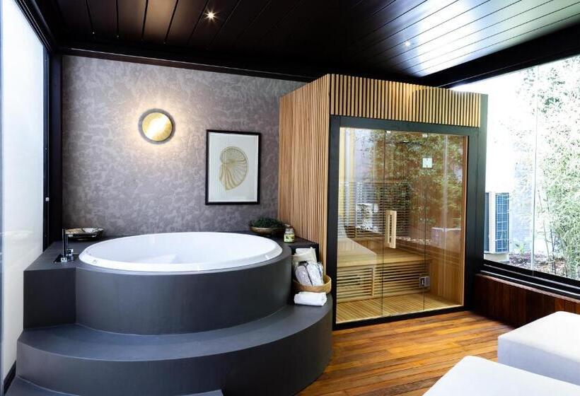 سوئیت جونیور با ماساژ آبی, Villa Riviera Resort