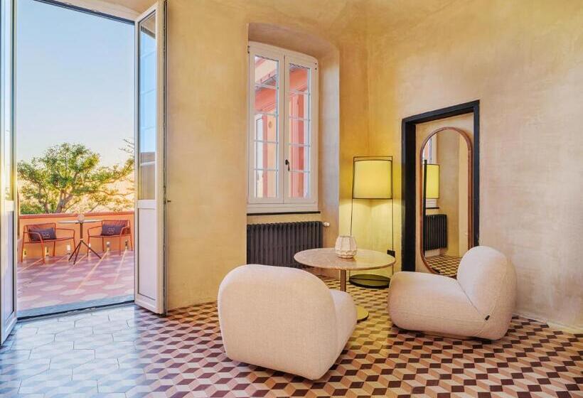 سوییت سوپریور, Villa Riviera Resort