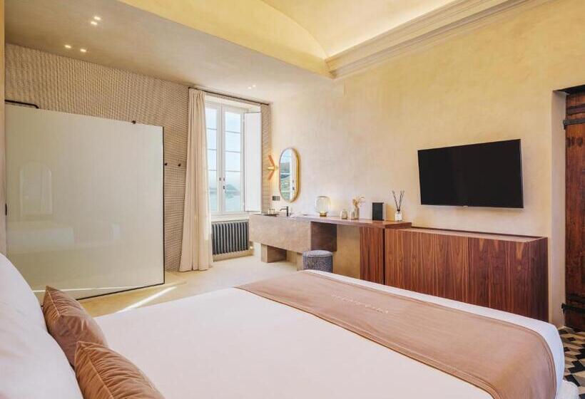 سوئیت با تخت بزرگ, Villa Riviera Resort