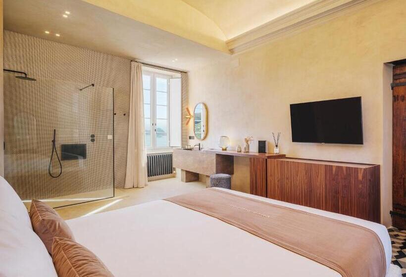 سوئیت با تخت بزرگ, Villa Riviera Resort