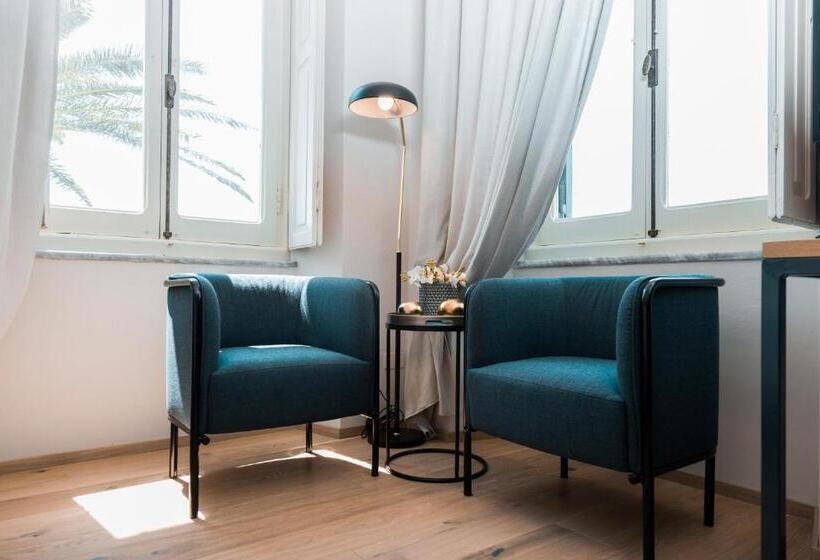 سوییت جونیور با چشم‌انداز دریا, Villa Riviera Resort