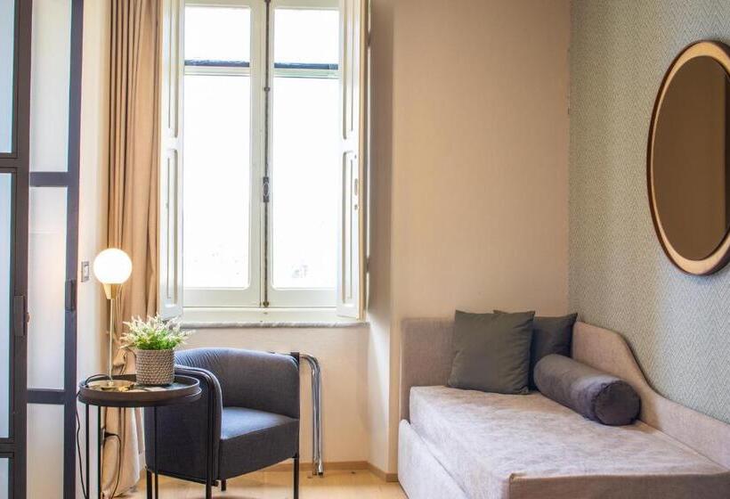 سوییت جونیور با چشم‌انداز دریا, Villa Riviera Resort