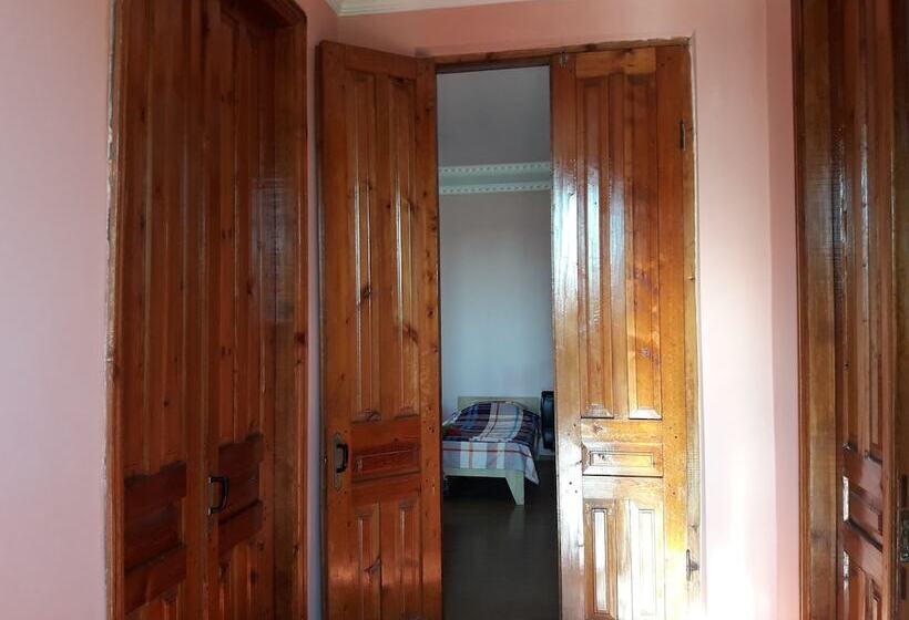 تختخواب در اتاق مشترک, Cozy Home