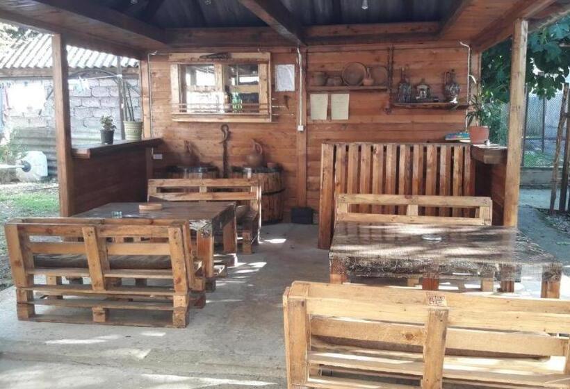 تختخواب در اتاق مشترک, Cozy Home