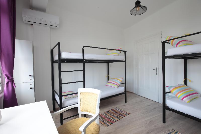 تختخواب در اتاق مشترک, Hostel Musala