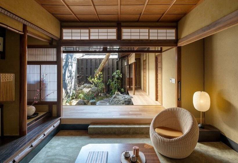 اتاق لوکس, Nazuna Kyoto Gosho