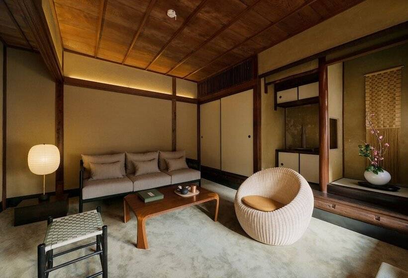 اتاق لوکس, Nazuna Kyoto Gosho