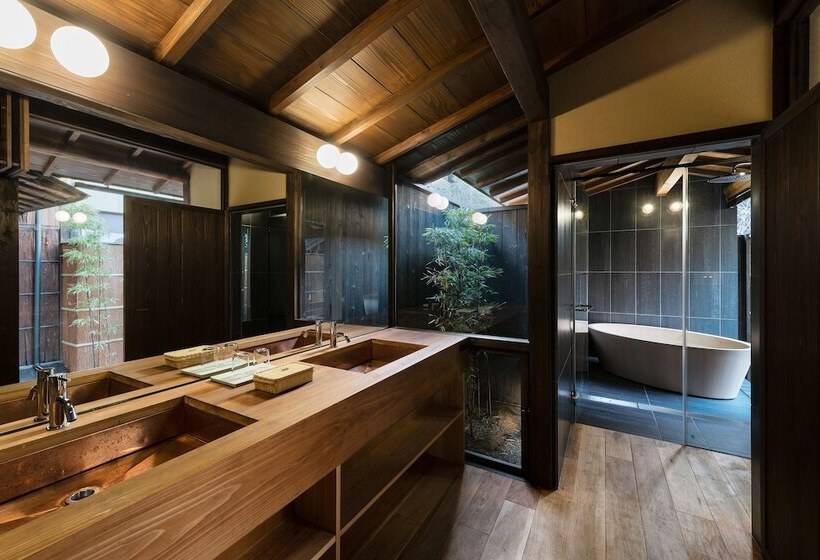 اتاق لوکس, Nazuna Kyoto Gosho