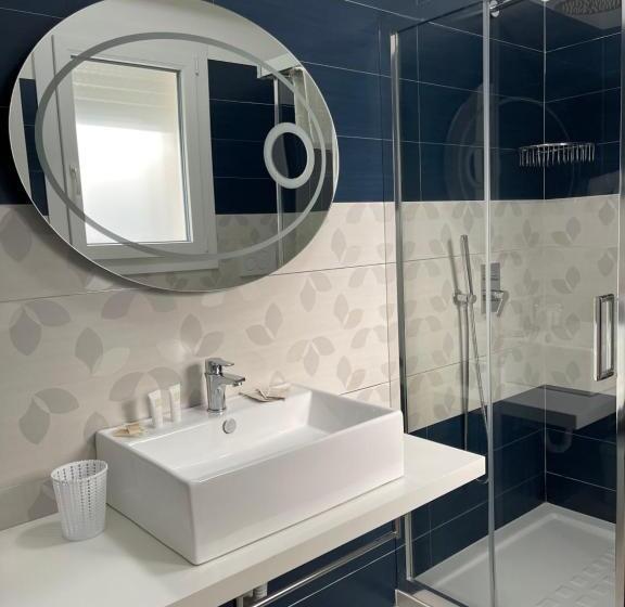 استودیوی لوکس, Ungaretti Resort