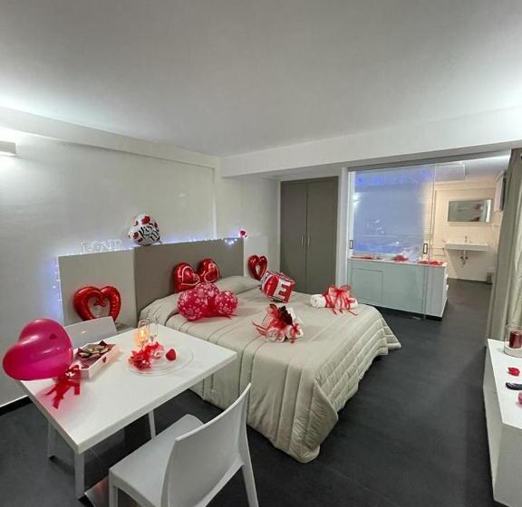 استودیوی استاندارد, Ungaretti Resort