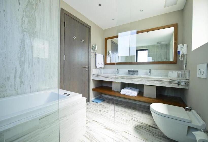 Вилла 2 Спальни, Ramada Resort By Wyndham Bodrum