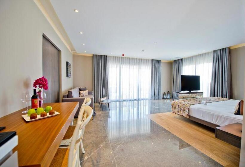 Люкс Премиум, Ramada Resort By Wyndham Bodrum
