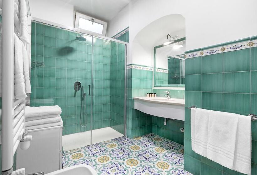 اتاق استاندارد پریمیوم سه تخته, Il Moro Di Positano