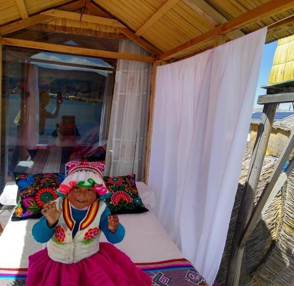 Suite with lake view, Uros Titikaka The Best Lodge