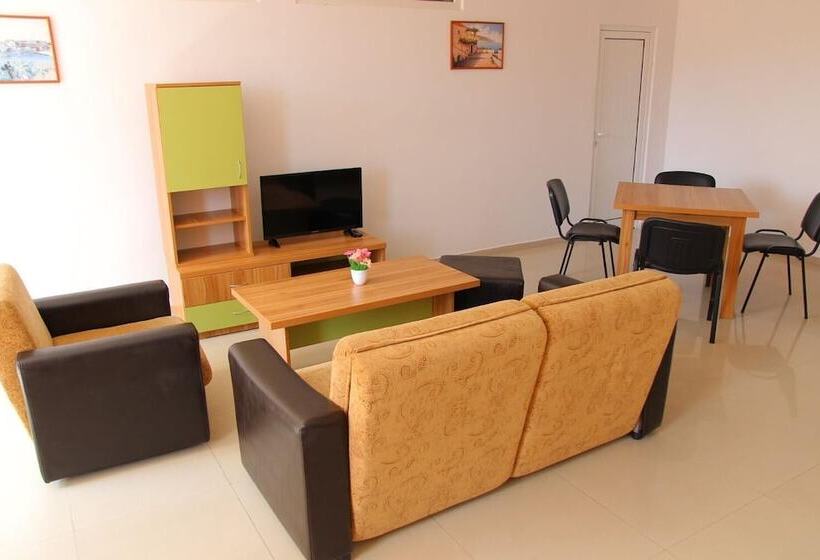 Apartamento 2 Dormitórios, Hostel Coral City
