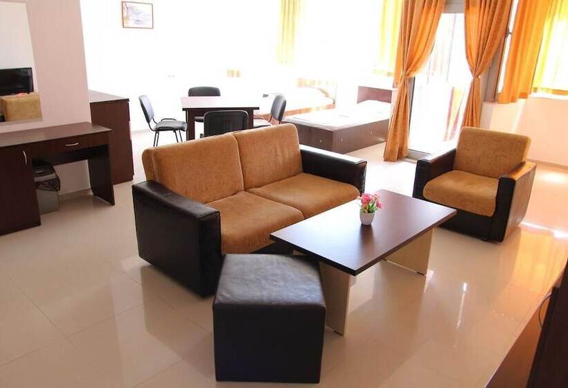 Apartamento 2 Dormitórios, Hostel Coral City