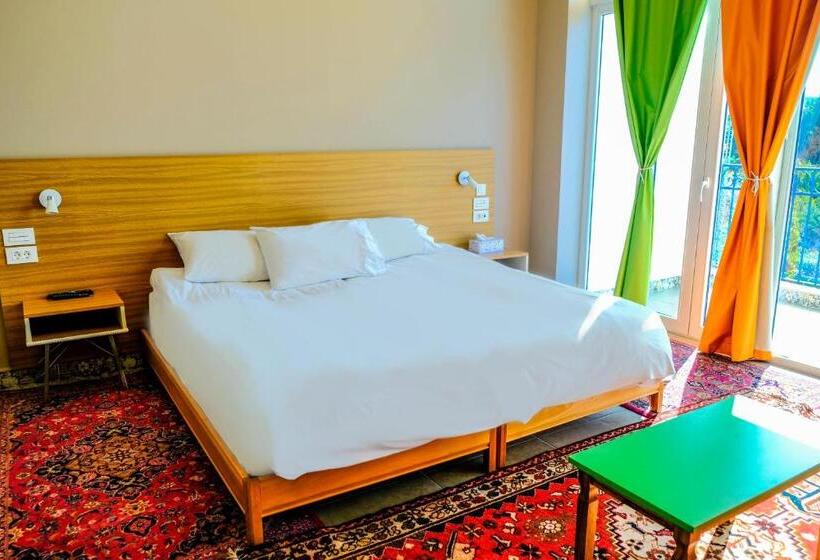 اتاق استاندارد با بالکن, Damask Rose, Lebanese Guest House