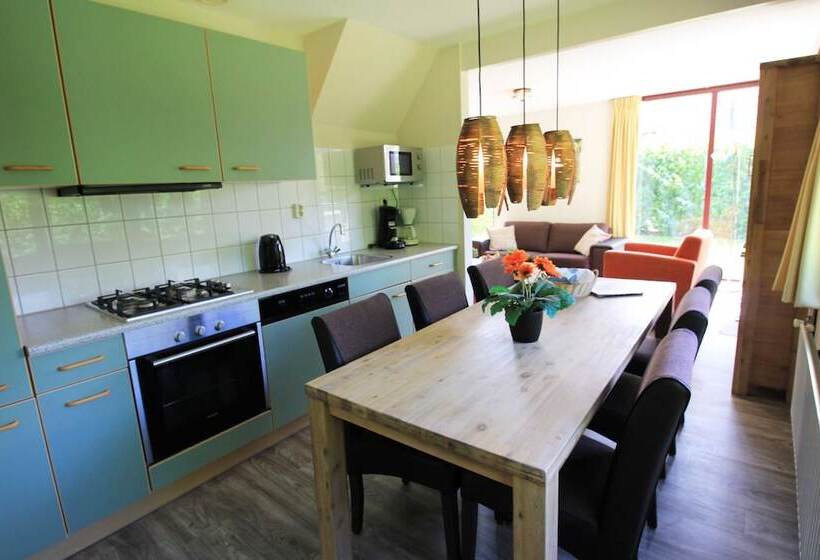 Бунгало Стандарт, Vakantiepark Hof Van Zeeland
